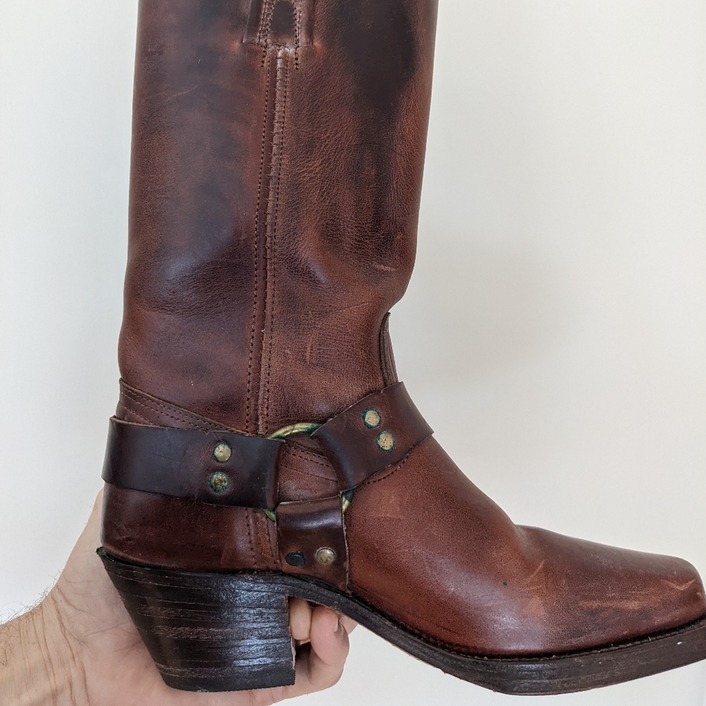 Great condition Frye Harness leather boots